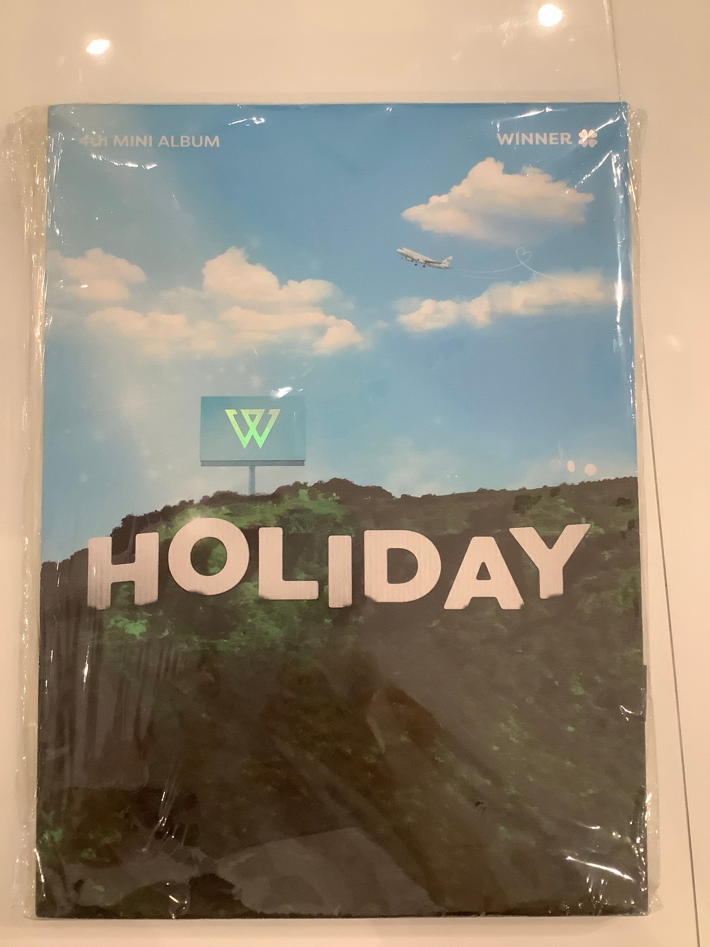 WINNER - 4TH MINI ALBUM [HOLIDAY] (PHOTOBOOK VER.)